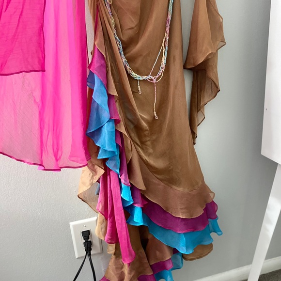 Maxi - Picture 3 of 9